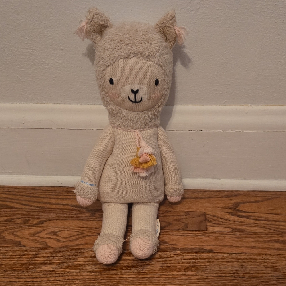Cuddle And Kind Lola Llama